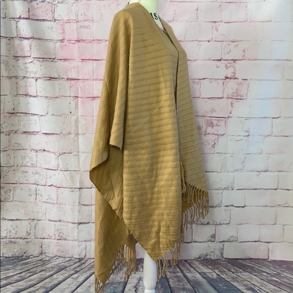 CROFT & BARROW Onesize Tan Poncho - Picture 6 of 10